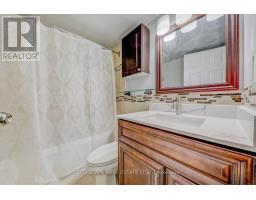 #914 - 25 Sunrise Avenue, Toronto, ON M4A2S2 Photo 8