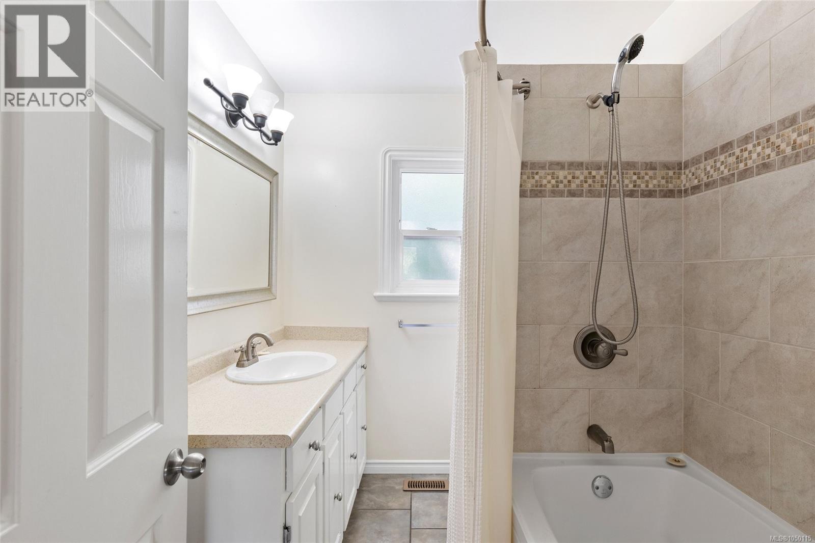1055 Clarke Rd - 17