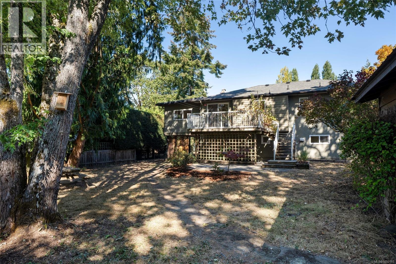 1055 Clarke Rd - 28