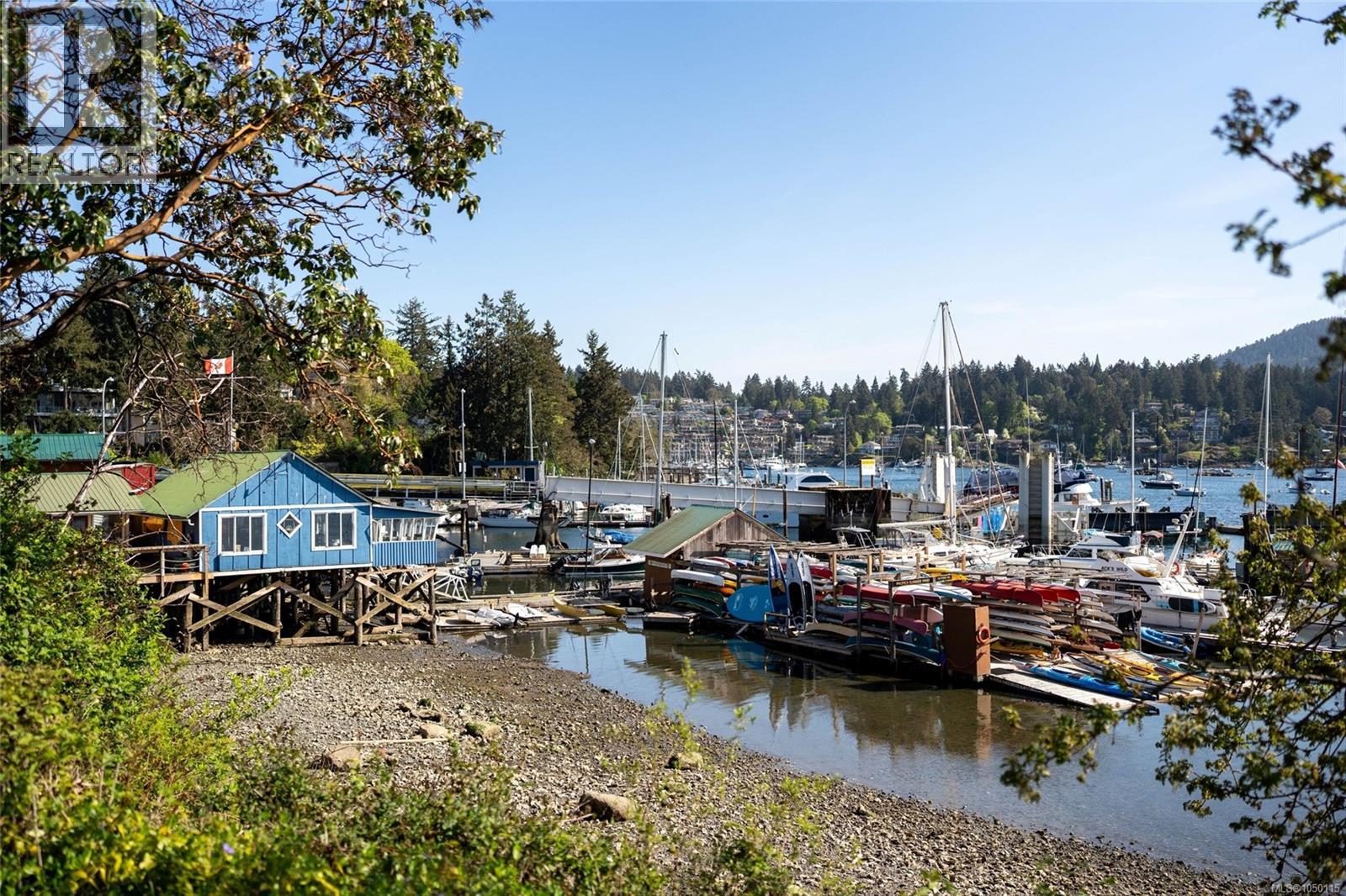 1055 Clarke Rd - Image 39