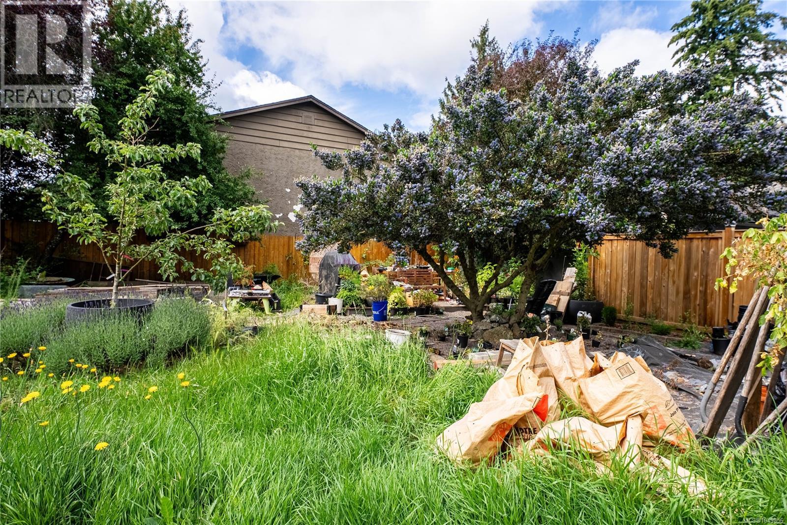 1011 Costin Ave - 16