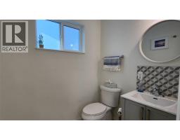 459 Whitman Way, Warfield, BC V1R4T9 Photo 30