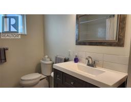 459 Whitman Way, Warfield, BC V1R4T9 Photo 32