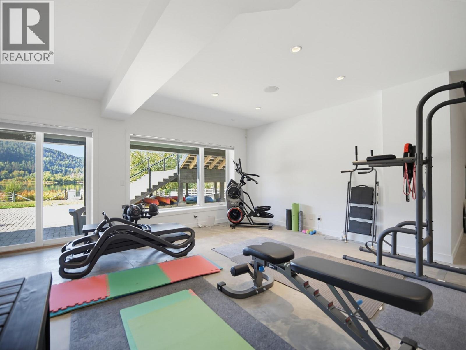 3164 HOLBROOK Road - 34