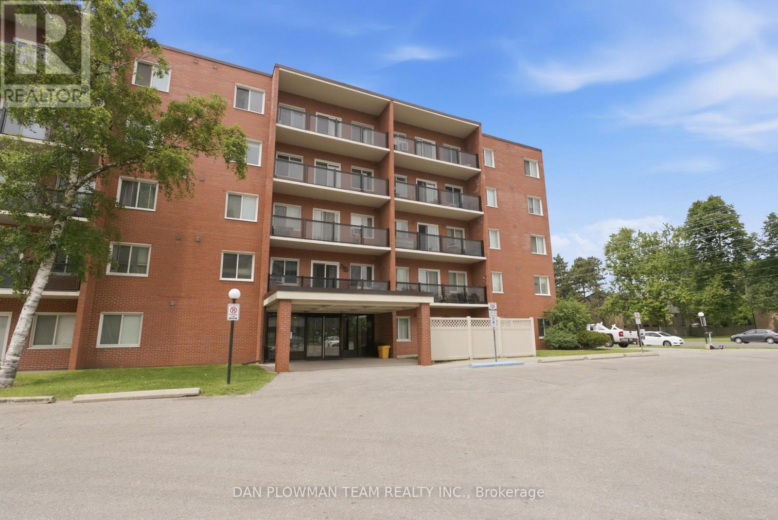 #204 131 TAUNTON ROAD E - 2