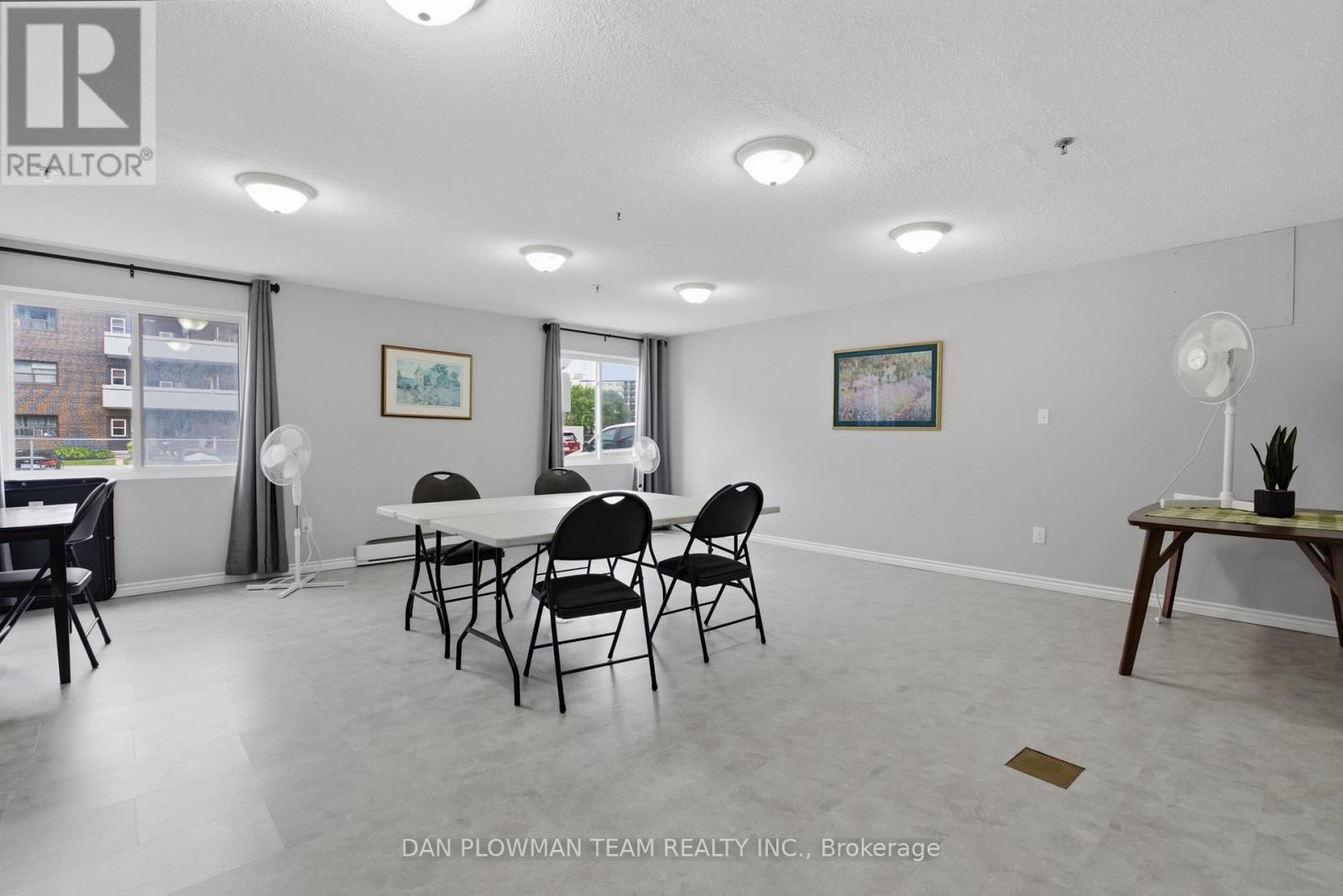 #204 131 TAUNTON ROAD E - 25