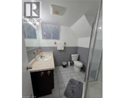 555 Brookhaven Crescent, Waterloo, ON N2L4R6 Photo 9