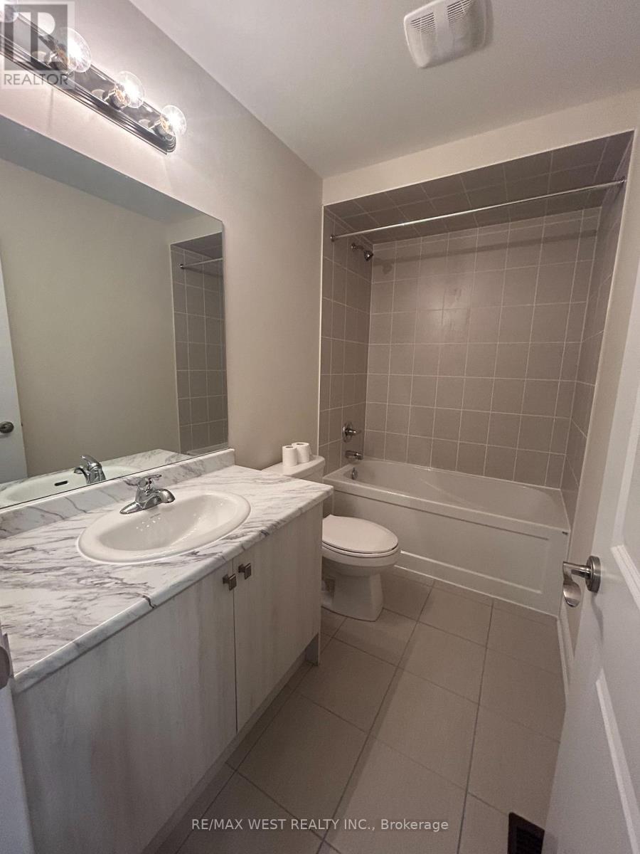 50 Lorne Thomas Place, New Tecumseth photo 11