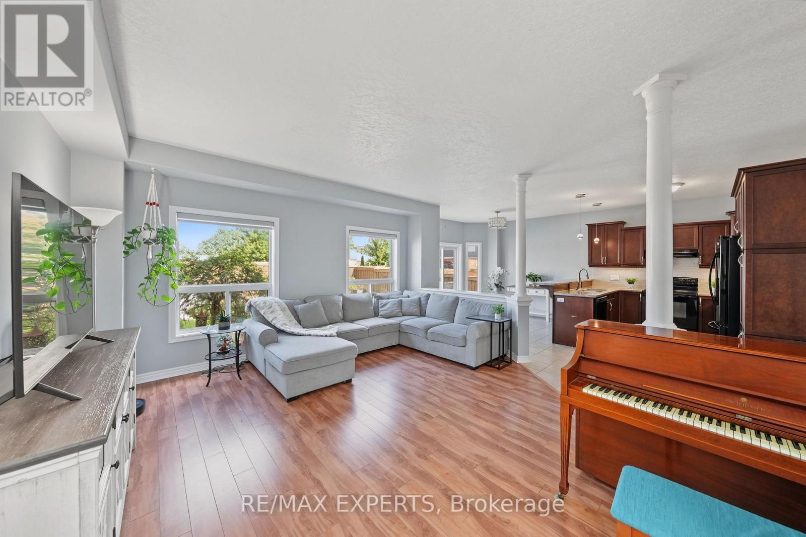 18 ARNOLD CRESCENT - 15