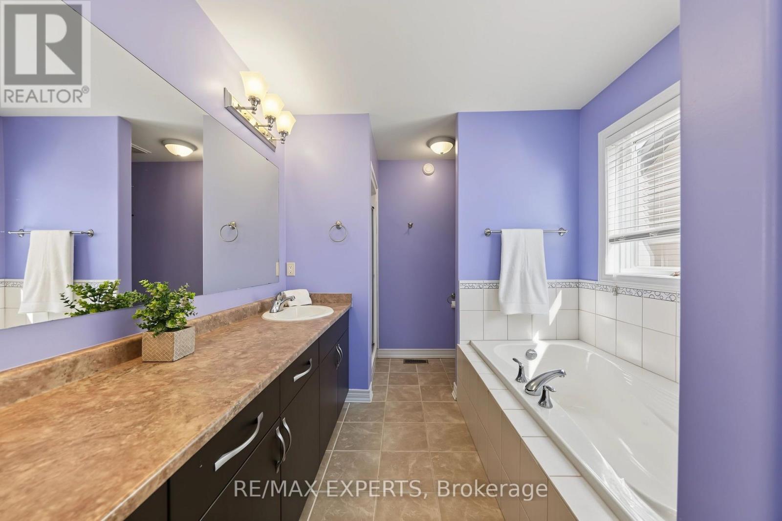 18 ARNOLD CRESCENT - 21
