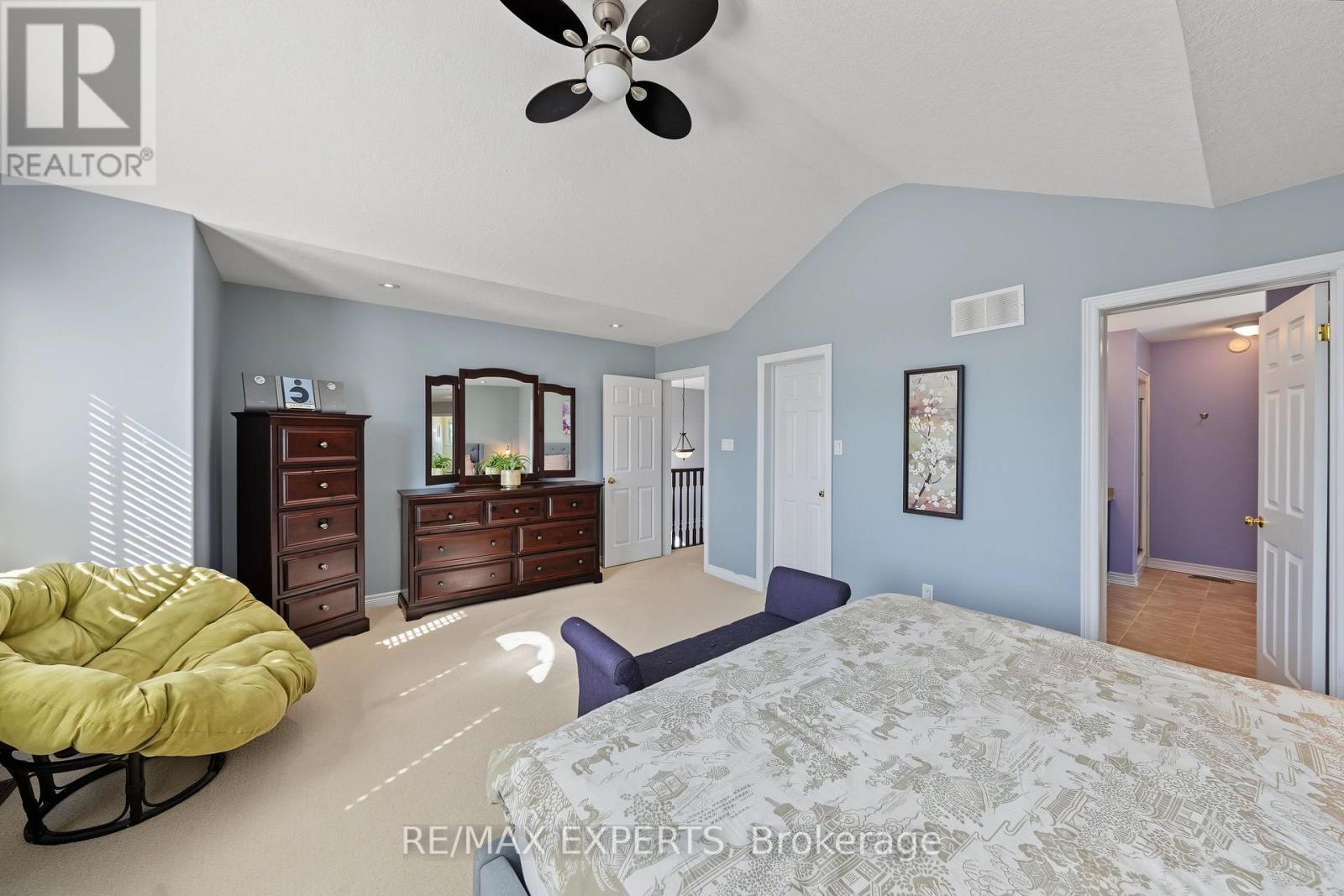 18 ARNOLD CRESCENT - 19