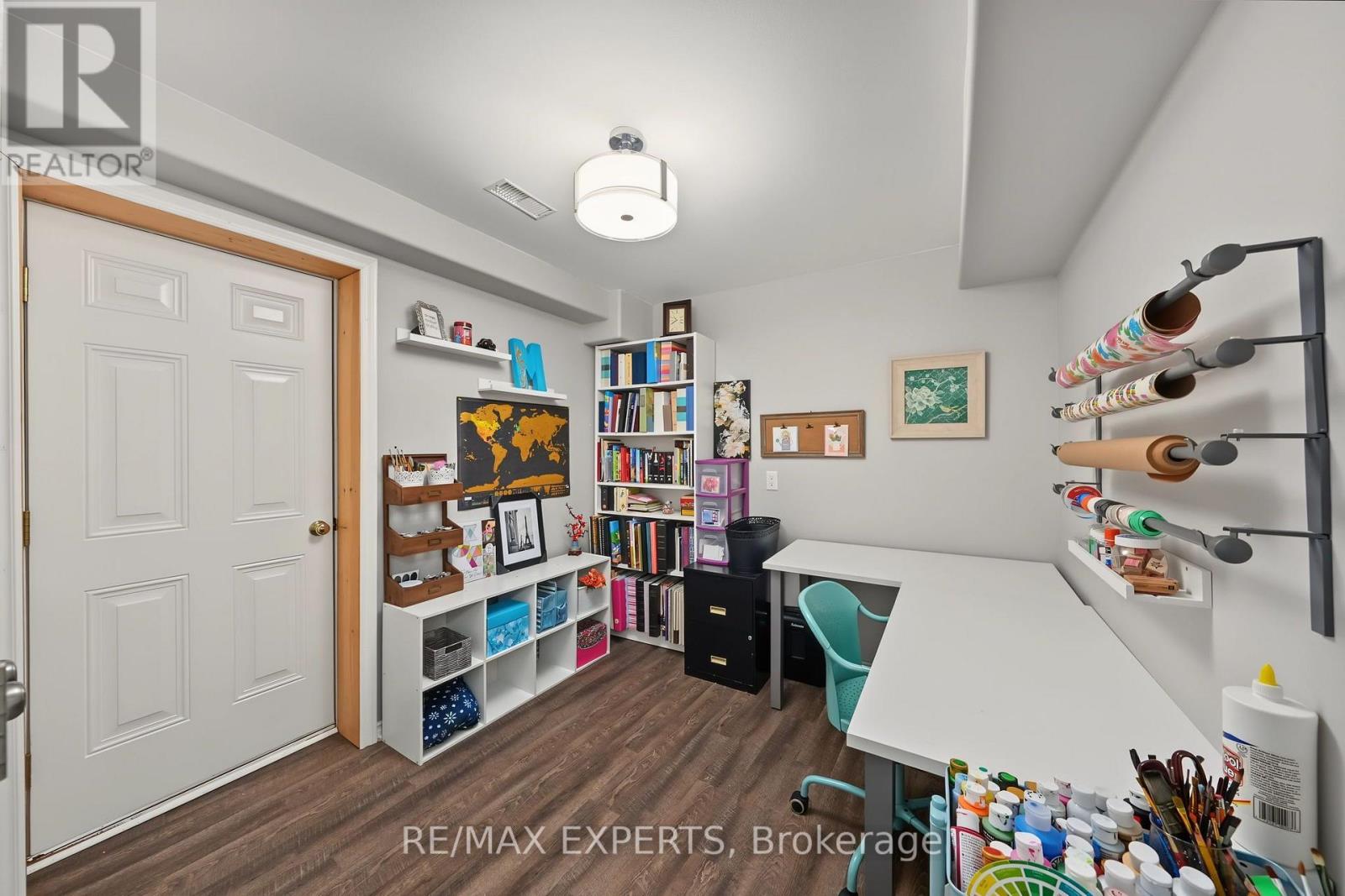 18 ARNOLD CRESCENT - 32