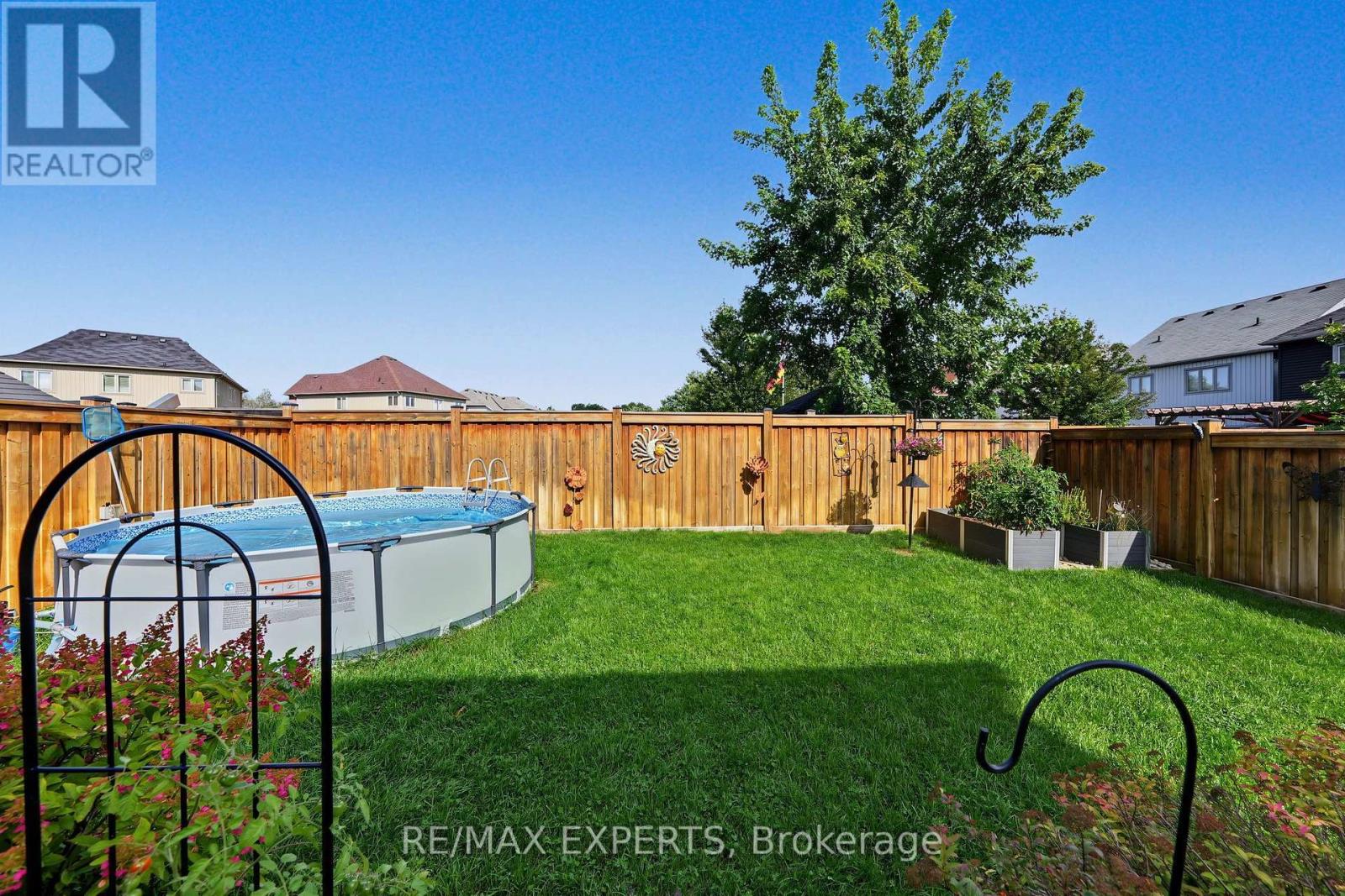 18 ARNOLD CRESCENT - 36