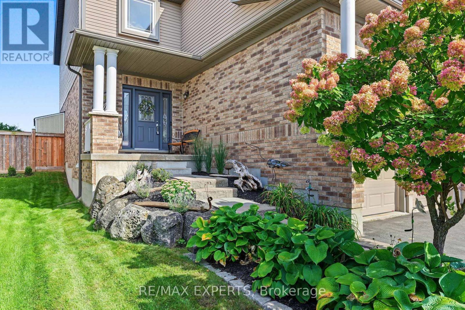 18 ARNOLD CRESCENT - 3