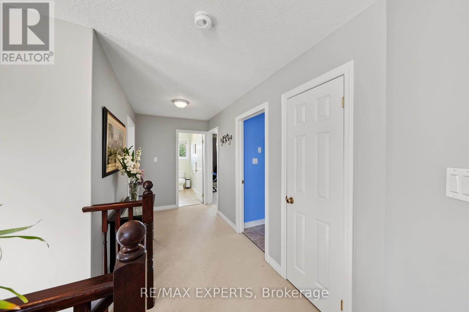 18 ARNOLD CRESCENT - 22