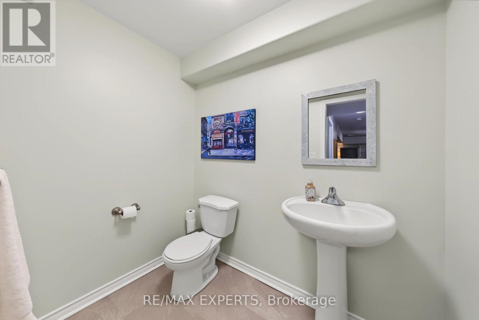 18 ARNOLD CRESCENT - 33