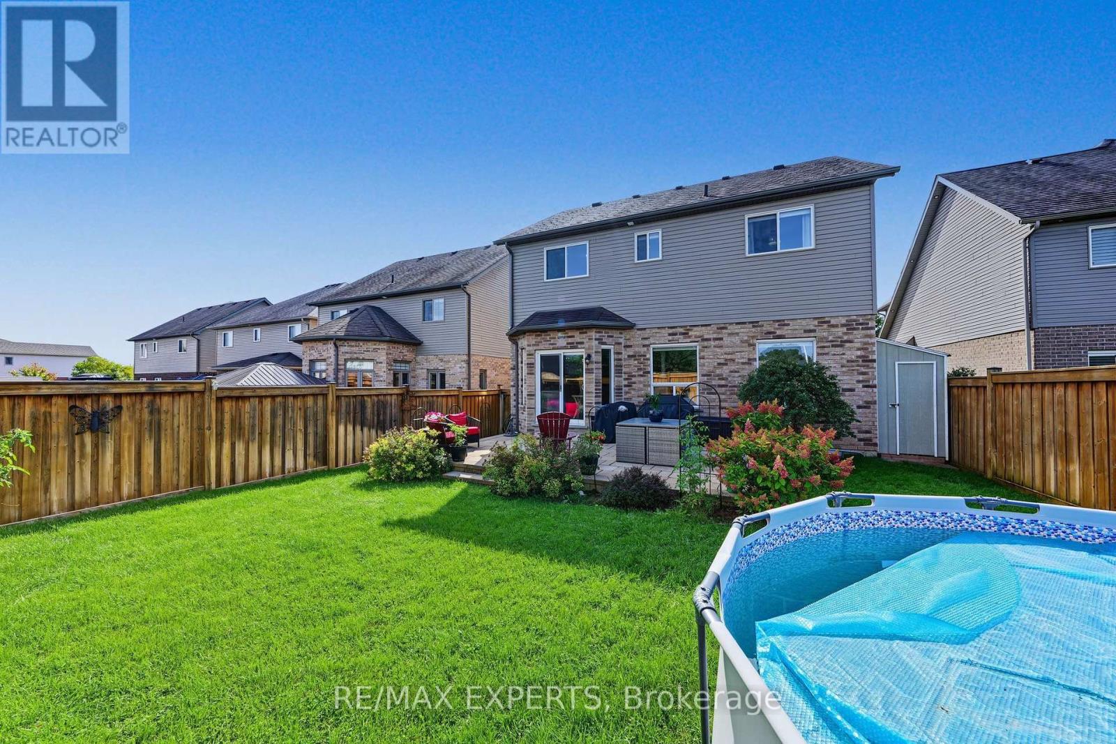 18 ARNOLD CRESCENT - 38