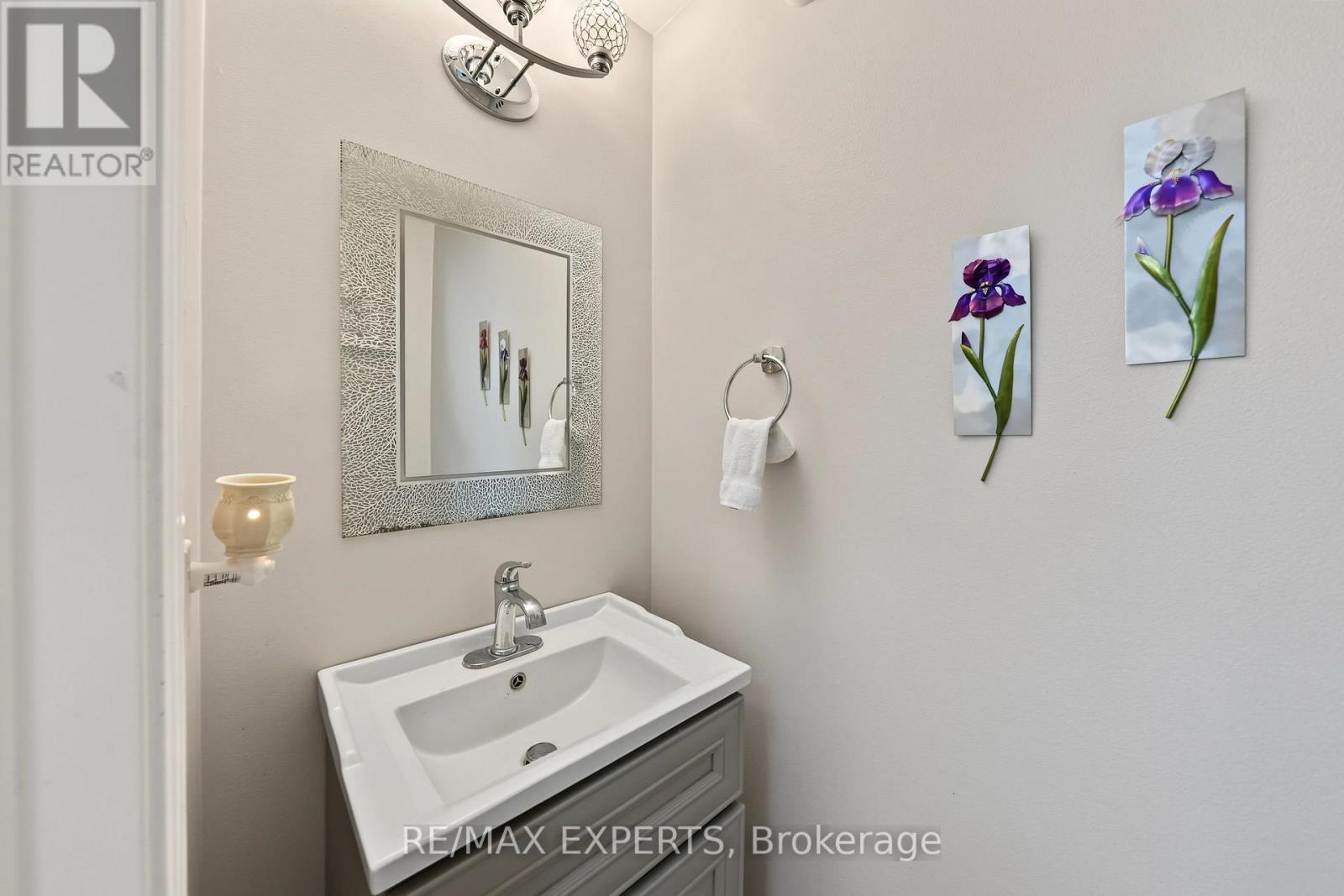 18 ARNOLD CRESCENT - 7