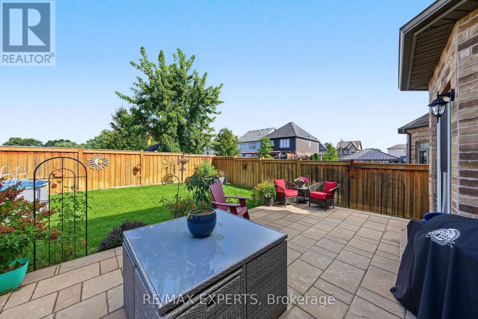 18 ARNOLD CRESCENT - 35