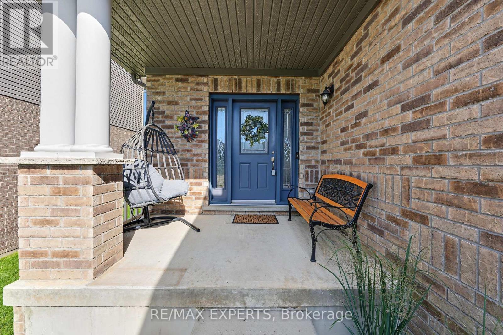 18 Arnold Crescent, Essa (Angus), Ontario, L3W0P9, Essa (Angus), Ontario — photo 4 of 5