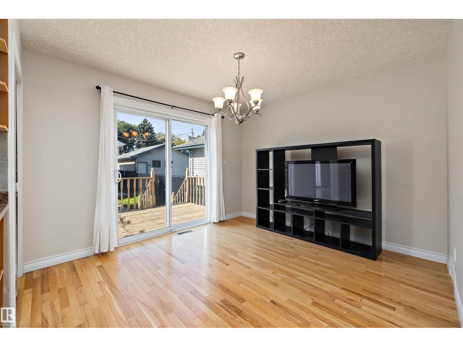 12132 92 ST NW - 18