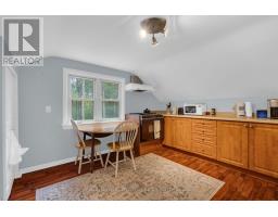 Kitchen - 11 Colborne Street, Oro Medonte, ON L4M4S1 Photo 12