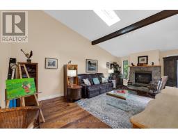 Living room - 11 Colborne Street, Oro Medonte, ON L4M4S1 Photo 7