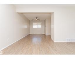 Bedroom 3 - 9810 98a Av, Morinville, AB T8R1P4 Photo 7