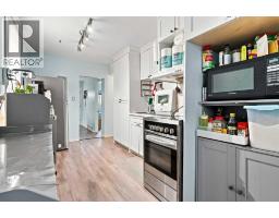 4pc Bathroom - 235 20 Avenue Ne, Calgary, AB T2E1R1 Photo 6