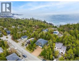 850 Lorne White Pl, Ucluelet, BC V0R3A0 Photo 37