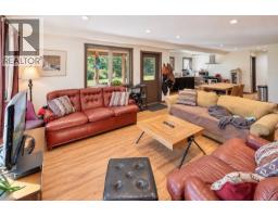 850 Lorne White Pl, Ucluelet, BC V0R3A0 Photo 30