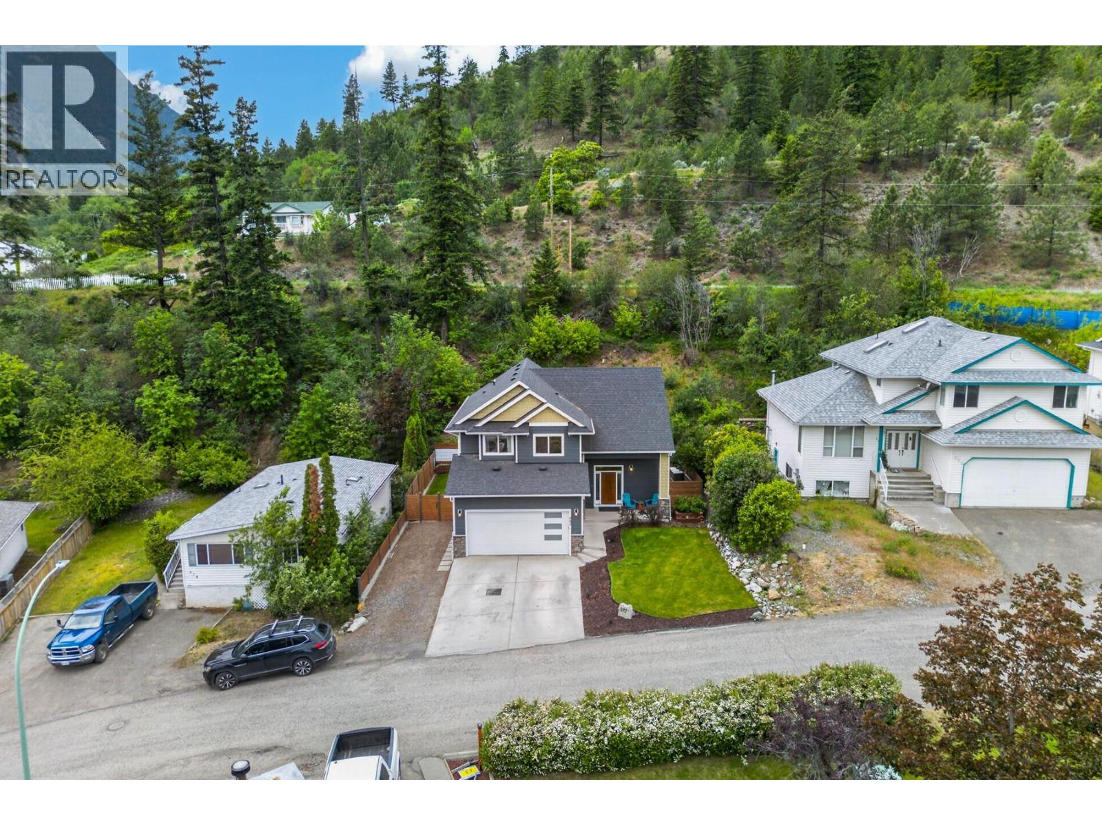 882 EAGLESON Crescent - 38