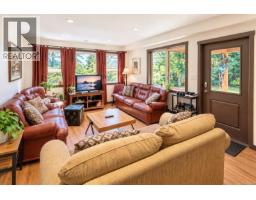 850 Lorne White Pl, Ucluelet, BC V0R3A0 Photo 28