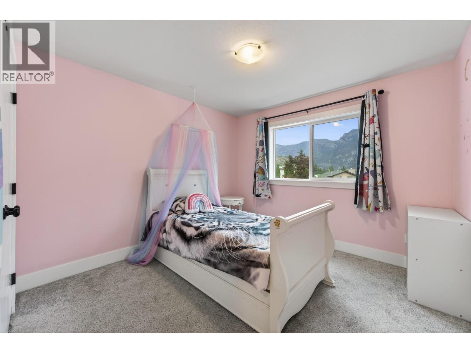 882 EAGLESON Crescent - Image 18