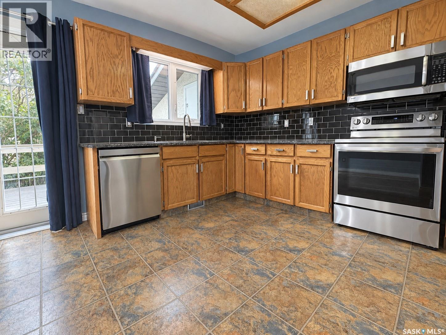 7122 Lawrence DRIVE - 6