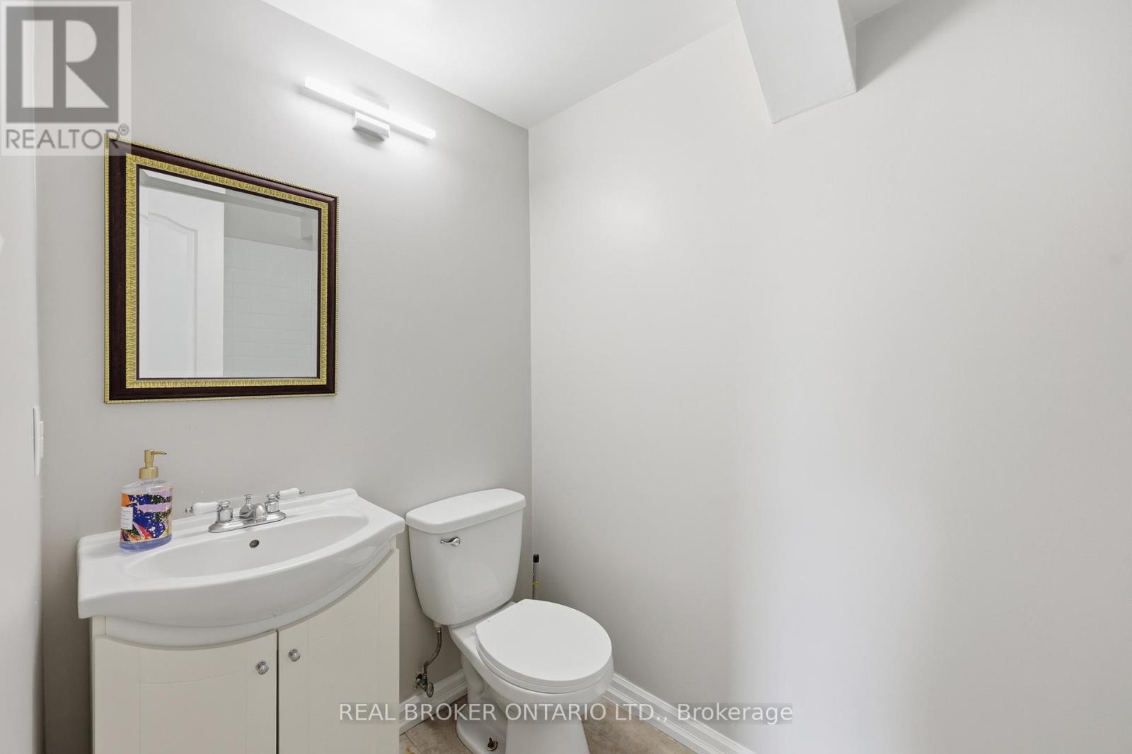 42 TERRACE AVENUE - Image 23