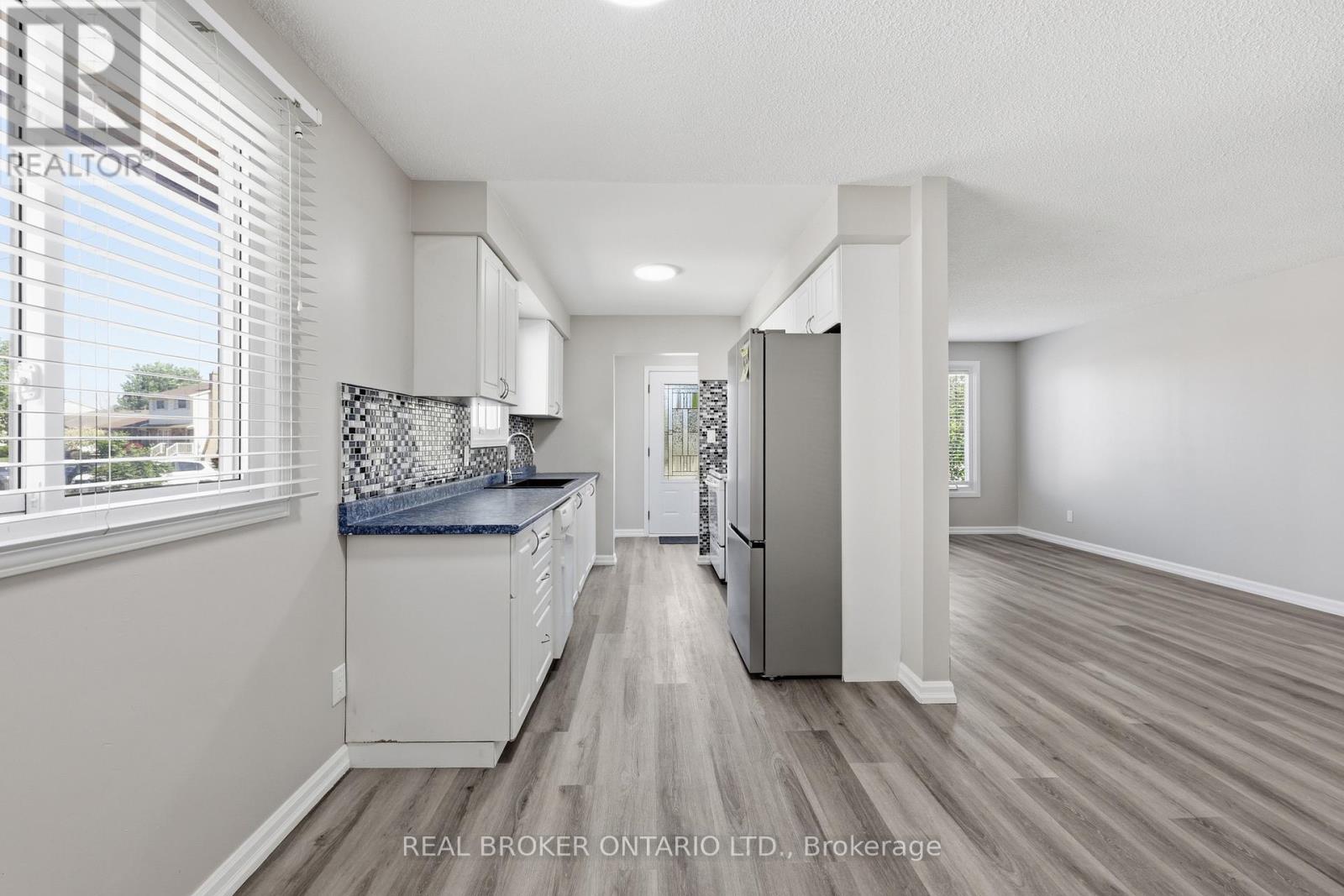 42 TERRACE AVENUE - Image 6