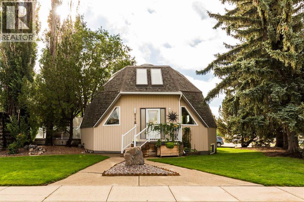 115 Iroquois Crescent W, Lethbridge, Alberta, T1K5J3