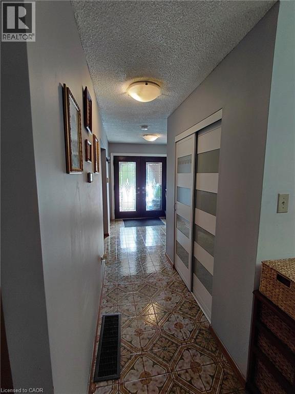 244 GUILDWOOD Drive, Hamilton — photo 4