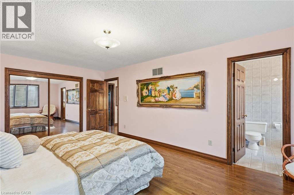 4 NELLIDA Crescent - 35