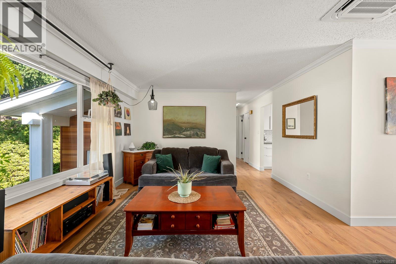 1719 Robb Ave - 26