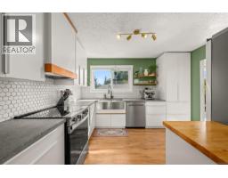 Kitchen - 1719 Robb Ave, Comox, BC V9M2W6 Photo 13