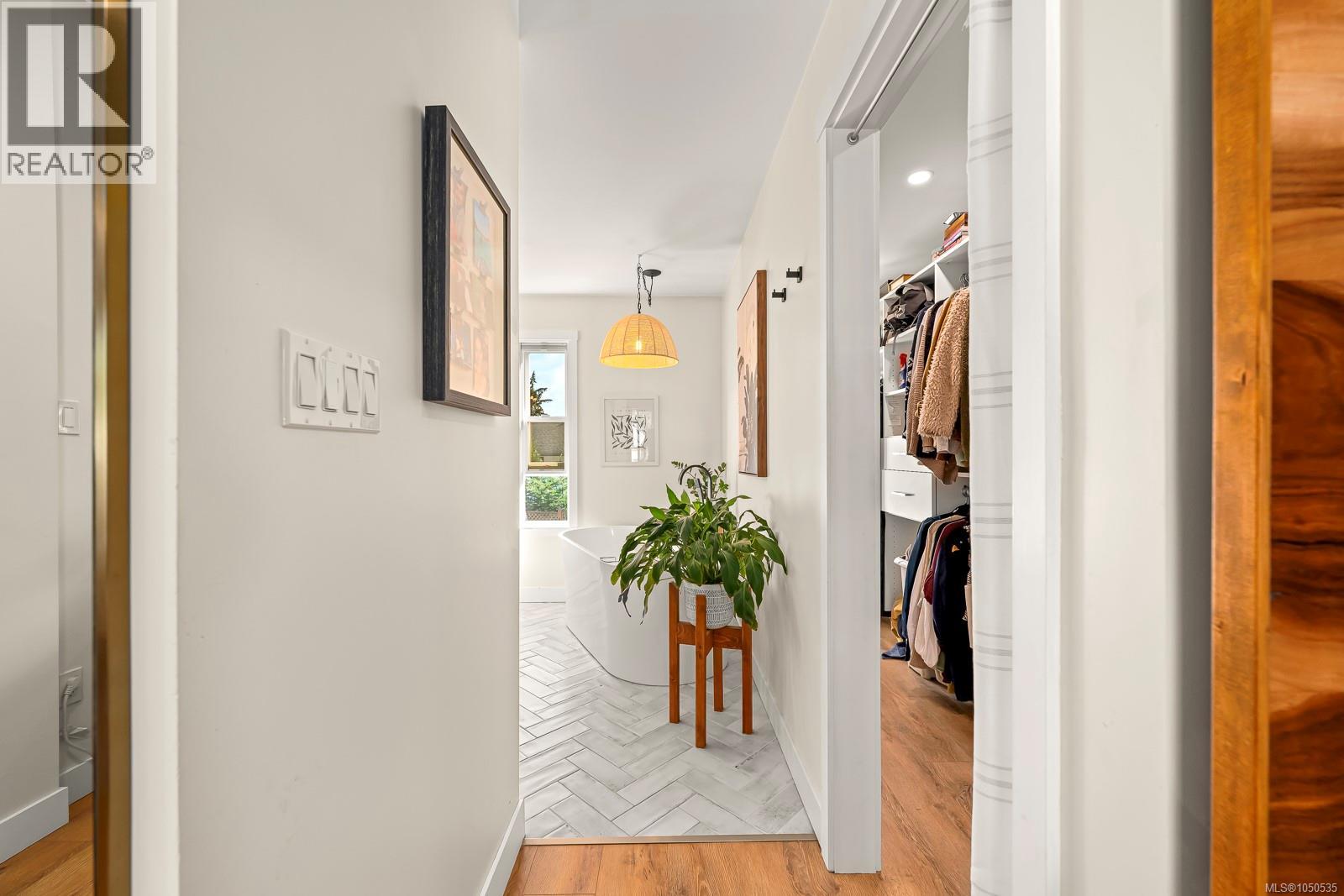 1719 Robb Ave - 32