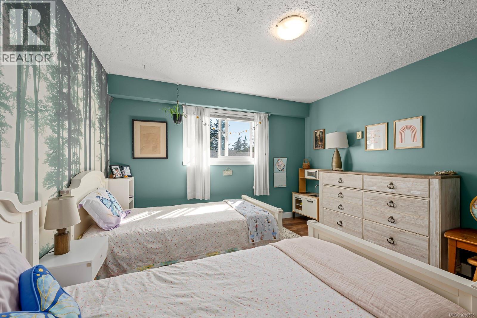 1719 Robb Ave - 38
