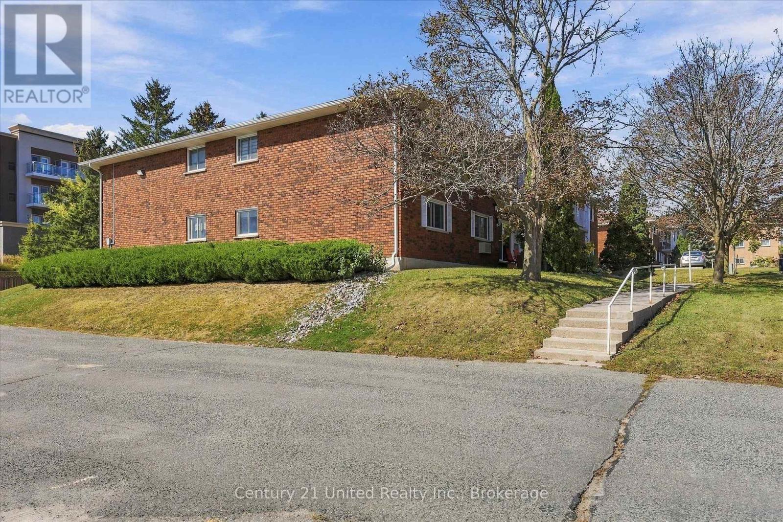#202 2406 MOUNTLAND DRIVE - Image 38