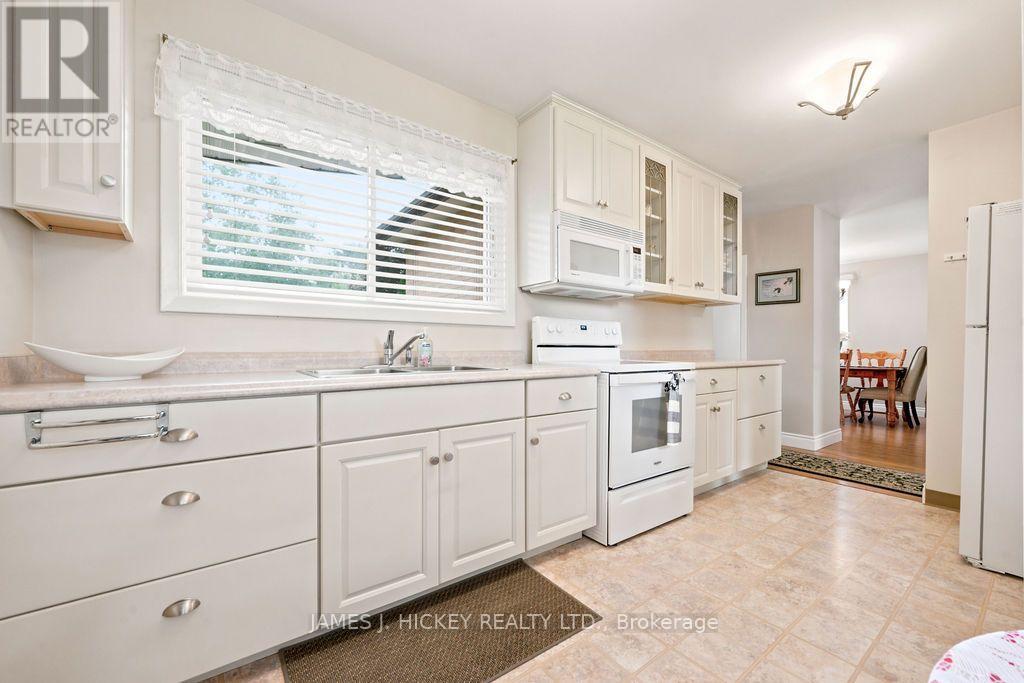 80 FRONTENAC CRESCENT, Deep River — photo 5