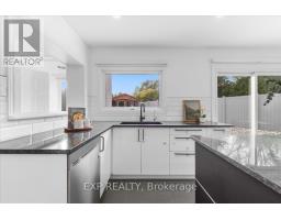 2940 Prince Of Wales Drive, Ottawa, ON K2E0B2 Photo 12
