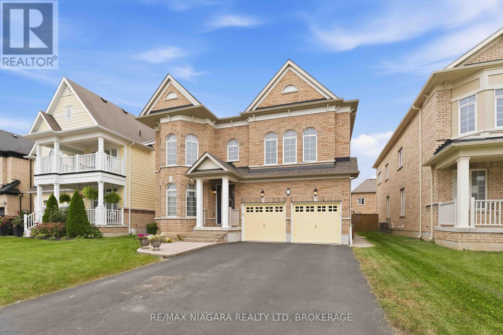 15 FOX GRAPE ROAD, Thorold (Confederation Heights) — photo 2