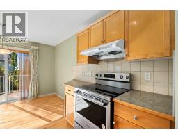 4pc Bathroom - 31 Springborough Way Sw, Calgary, AB T3H5T3 Photo 11