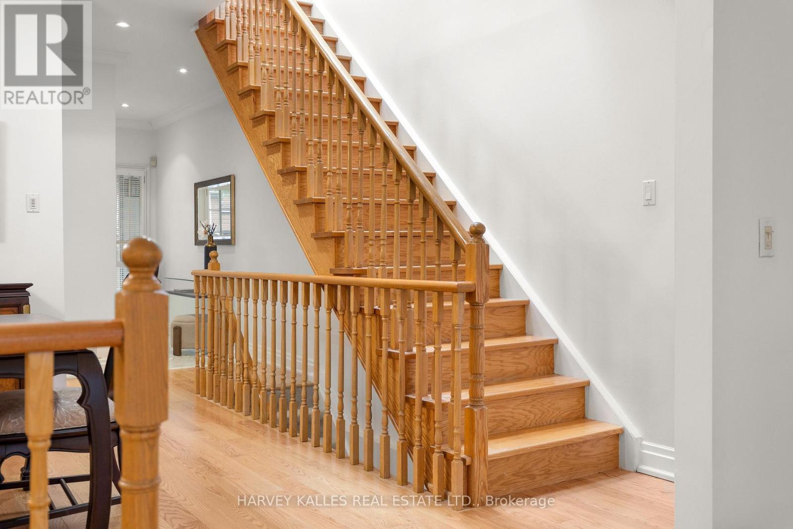 84 WALMSLEY BOULEVARD - Image 25